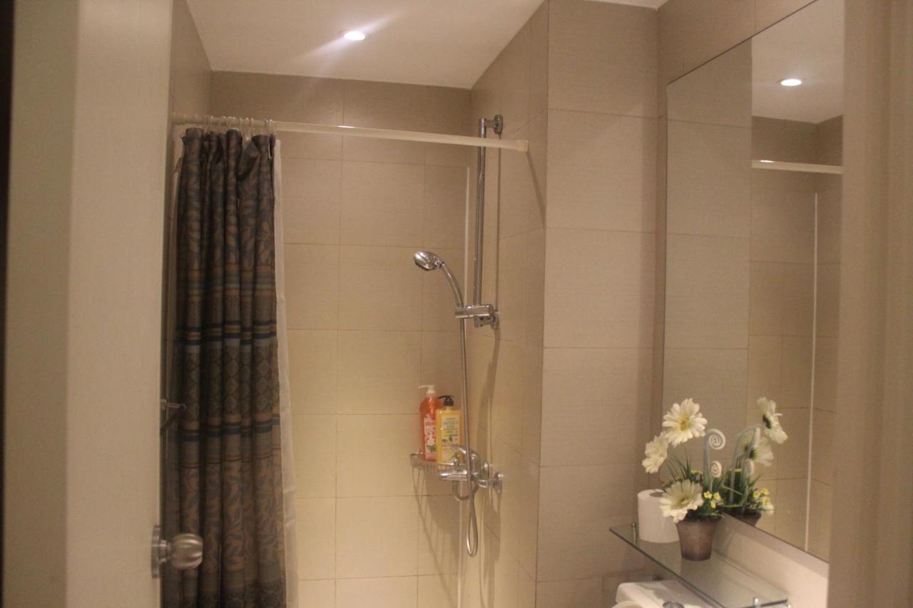 Azure Urban Resort A4 Near Airport Mall With Wavepool Paranaque City Dış mekan fotoğraf