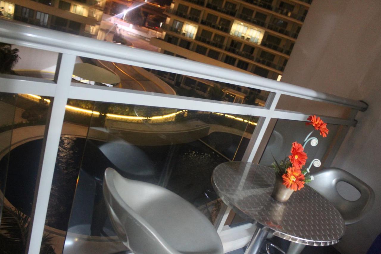 Azure Urban Resort A4 Near Airport Mall With Wavepool Paranaque City Dış mekan fotoğraf
