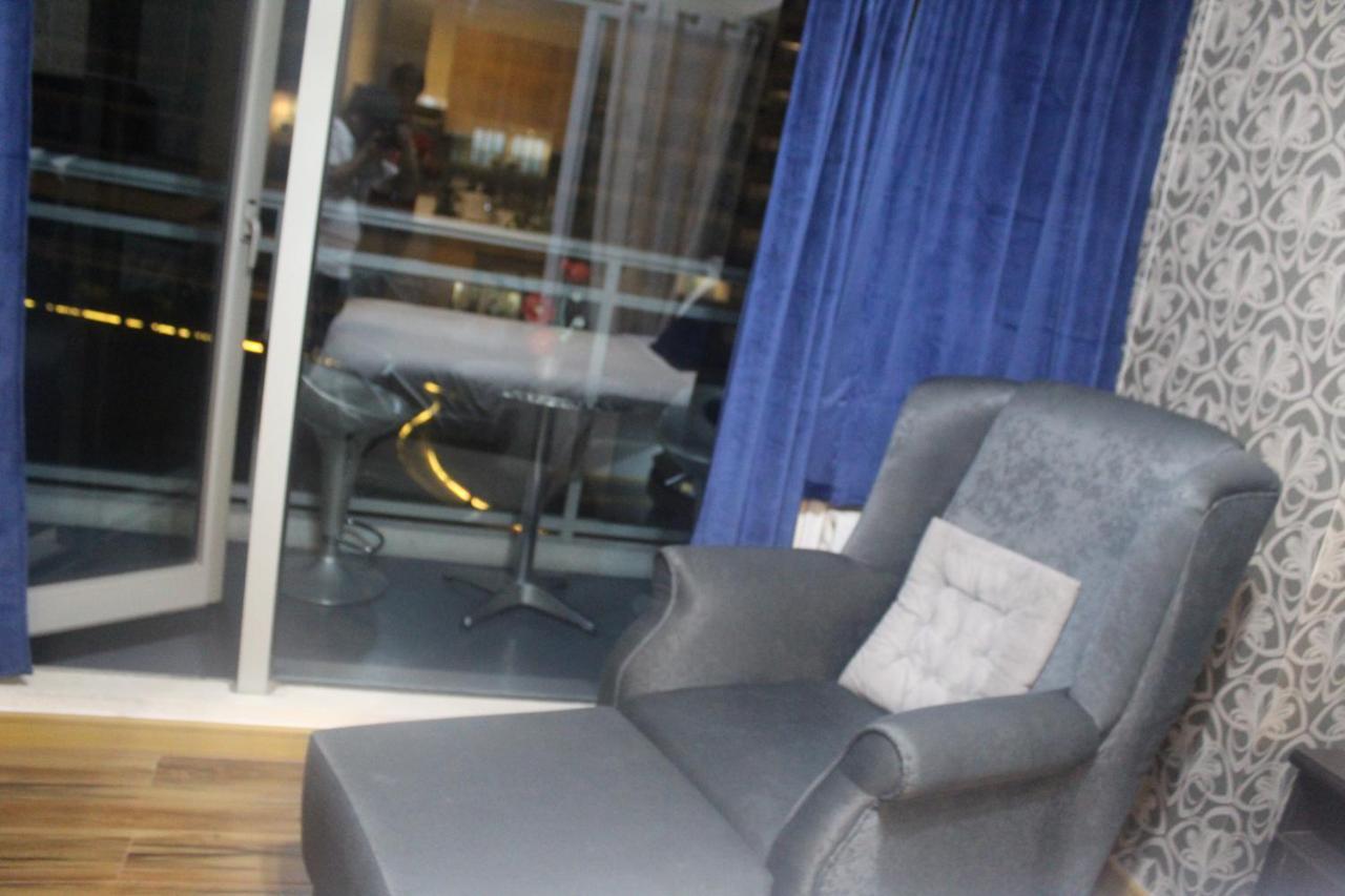 Azure Urban Resort A4 Near Airport Mall With Wavepool Paranaque City Dış mekan fotoğraf