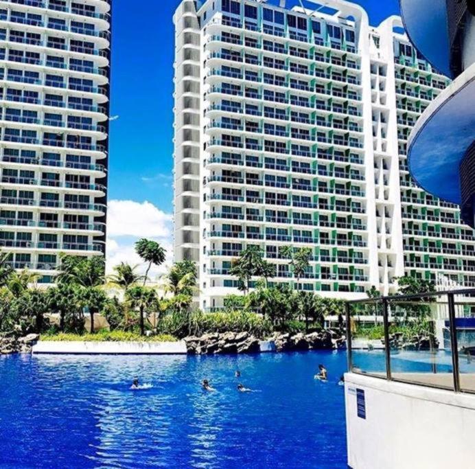 Azure Urban Resort A4 Near Airport Mall With Wavepool Paranaque City Dış mekan fotoğraf