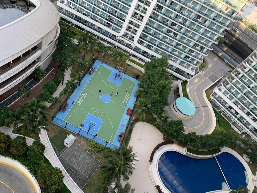 Azure Urban Resort A4 Near Airport Mall With Wavepool Paranaque City Dış mekan fotoğraf