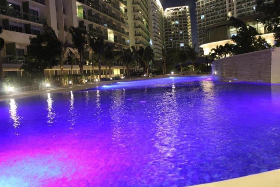 Azure Urban Resort A4 Near Airport Mall With Wavepool Paranaque City Dış mekan fotoğraf