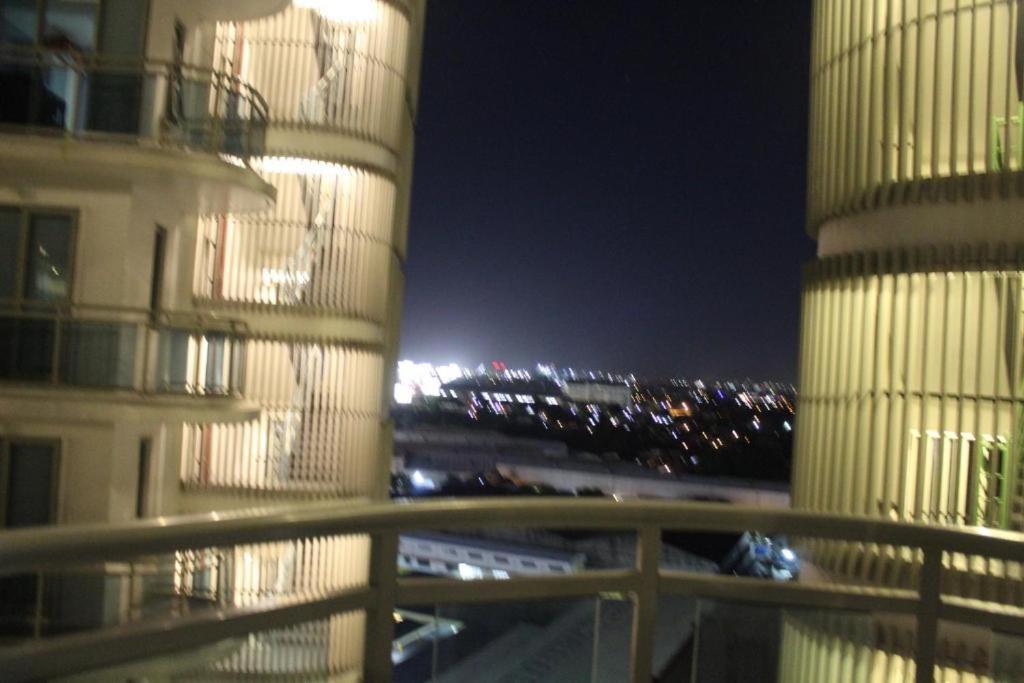 Azure Urban Resort A4 Near Airport Mall With Wavepool Paranaque City Dış mekan fotoğraf