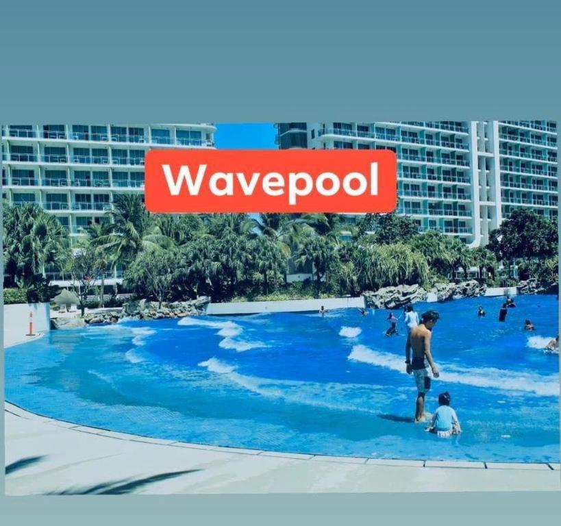 Azure Urban Resort A4 Near Airport Mall With Wavepool Paranaque City Dış mekan fotoğraf